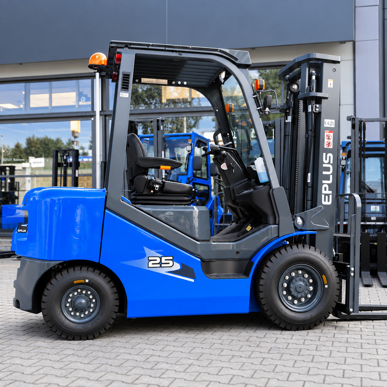 Купить бензиновый вилочный погрузчик EPLUS CPQD25 грузоподъёмностью 2,5 тонны