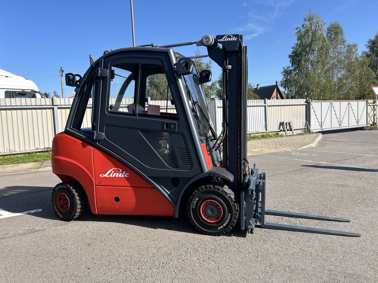 Бу погрузчик дизельный вилочный Linde H25D